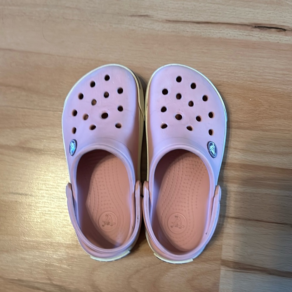 Light pink crocs
